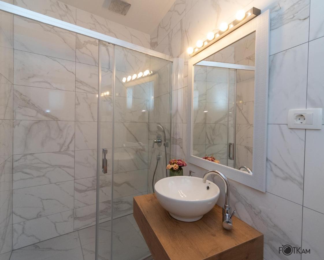 Libar Studio Apartments Baska Voda Luaran gambar