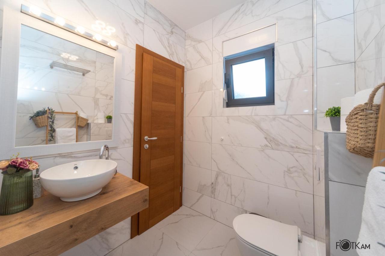 Libar Studio Apartments Baska Voda Luaran gambar