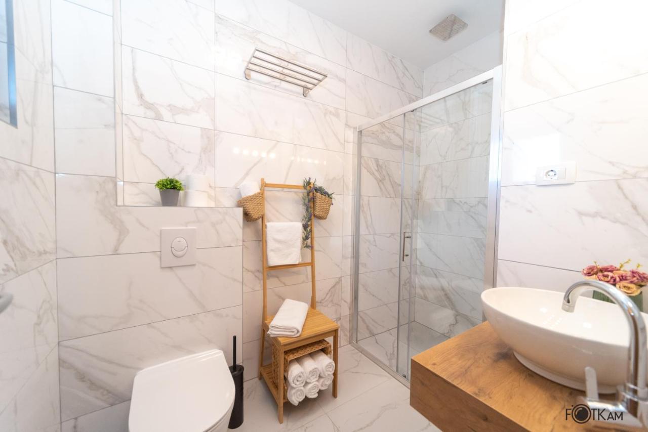 Libar Studio Apartments Baska Voda Luaran gambar