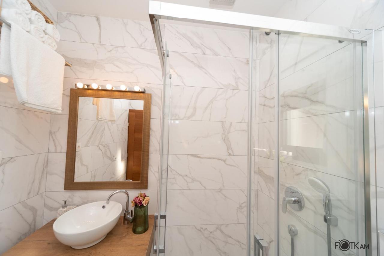 Libar Studio Apartments Baska Voda Luaran gambar