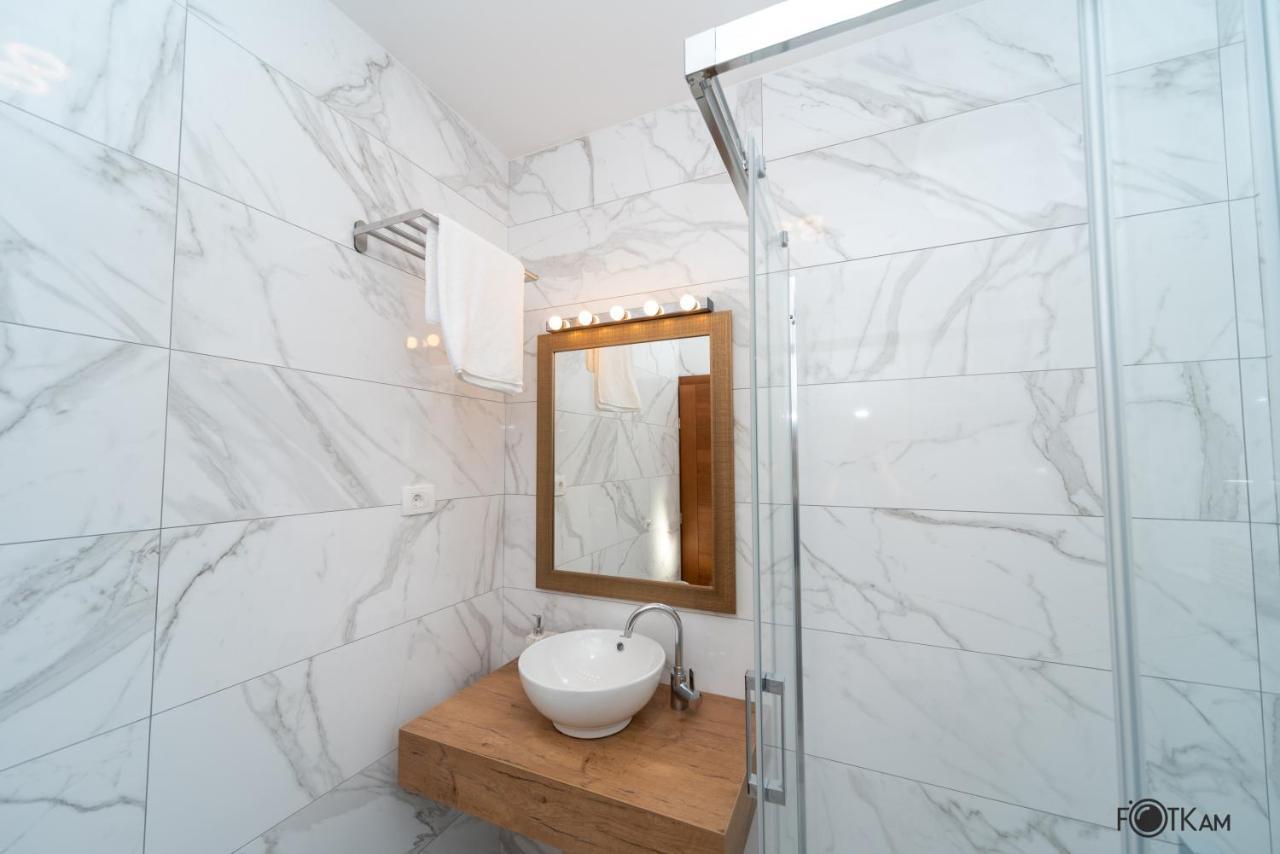Libar Studio Apartments Baska Voda Luaran gambar