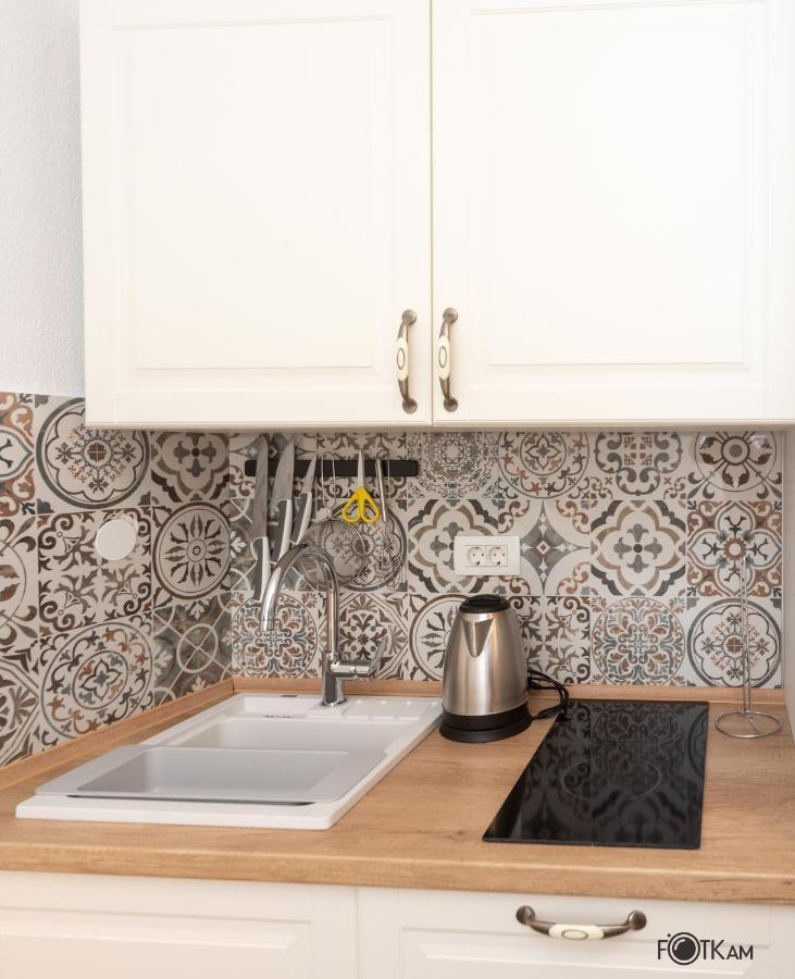 Libar Studio Apartments Baska Voda Luaran gambar